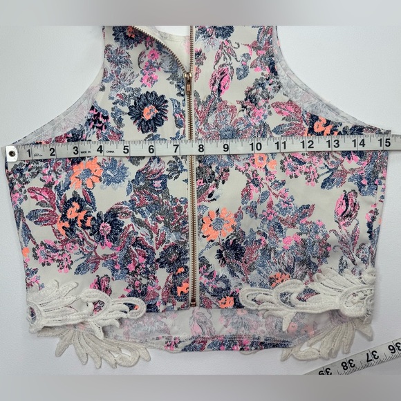 Jealous Tomato Structured Cotton Blend Lace Trim Crop Top Small - Picture 4 of 8